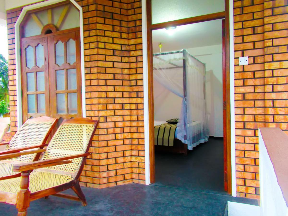 Shanika Beach Inn Tangalle Exterior foto